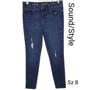 Women's Jeans 8 Jamie Skinny Slim and Sleek Distressed Blue Jeans Sz 8 NWOT